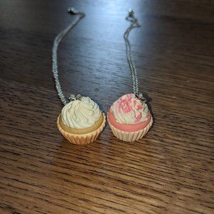 Scented Cupcake Necklace (Vanilla or Strawberry)